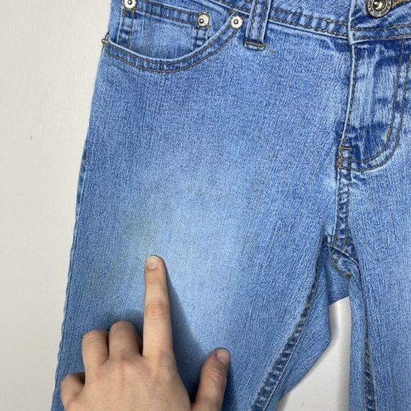 Vintage Y2K Angels Size 3 Light Wash Low Rise Rhinestone Cropped Cuffed Jeans - Picture 4 of 12